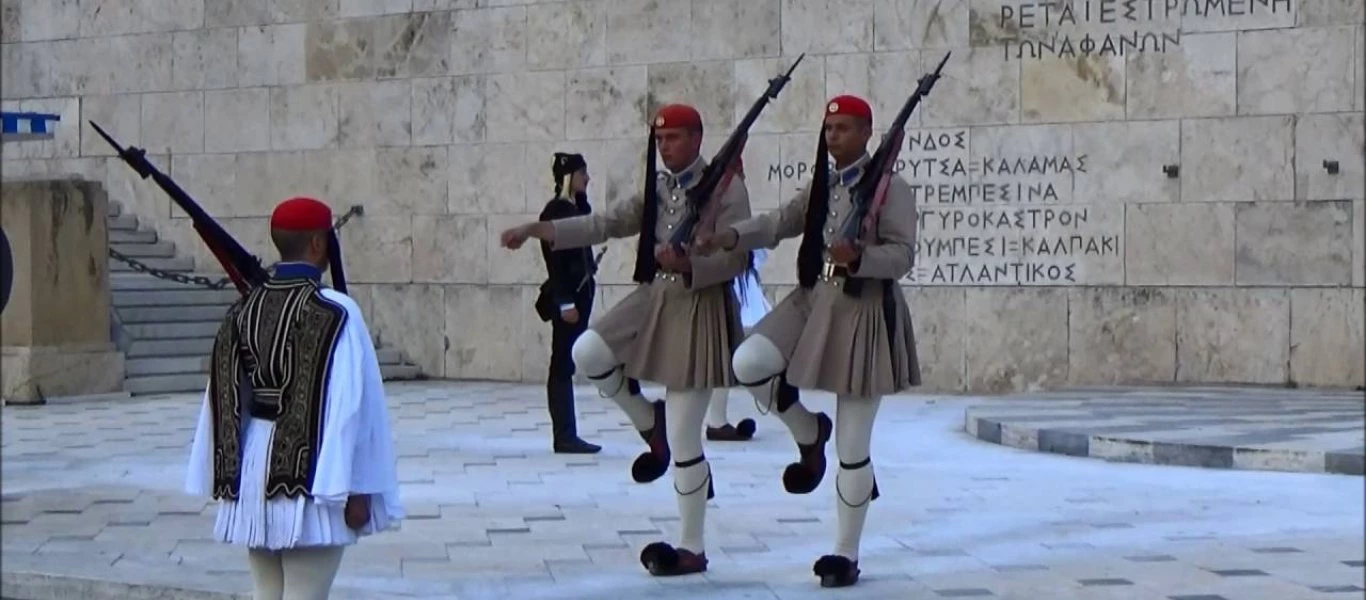 Βαρσοβία: Φωτογραφική έκθεση προς τιμήν των ευζώνων (Φωτό)